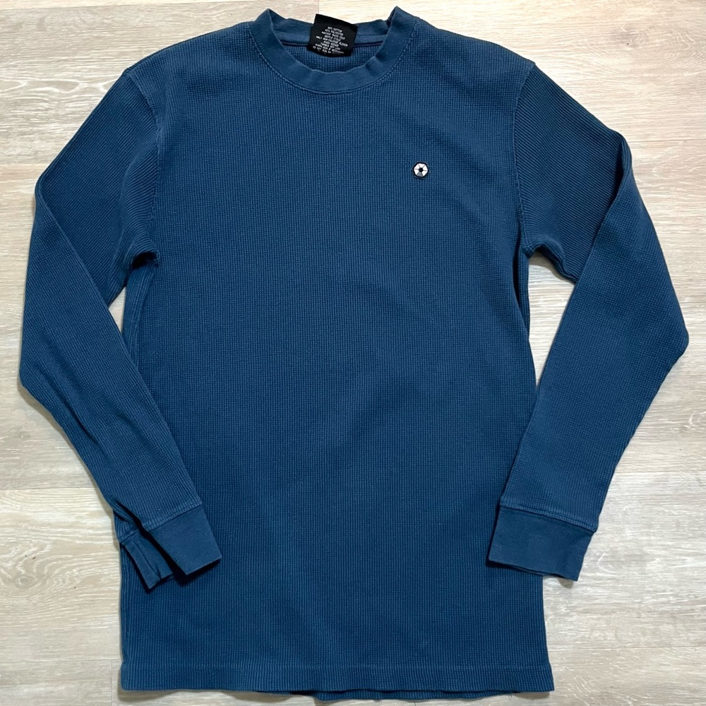 South Pole thermal waffle knit long sleeve blue shirt. Men’s size Large